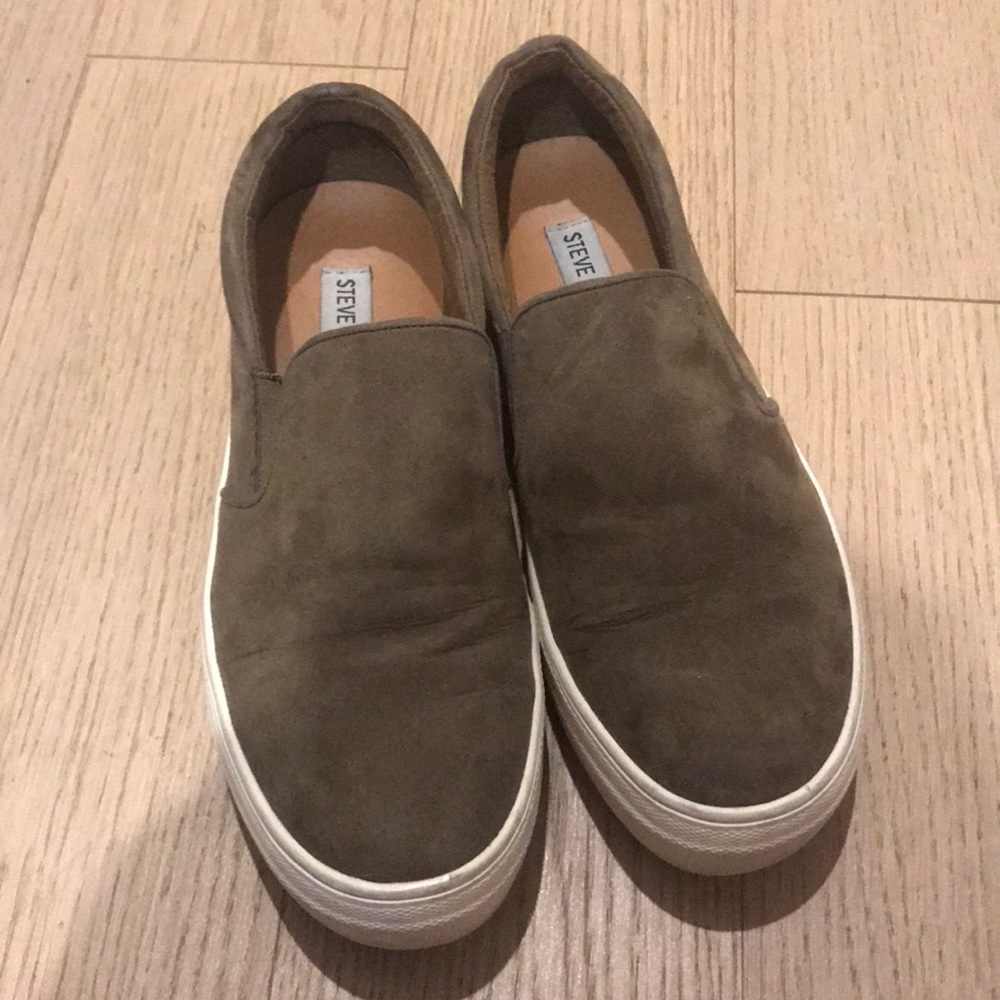 Olive green Steve Madden suede slip on sneakers!!